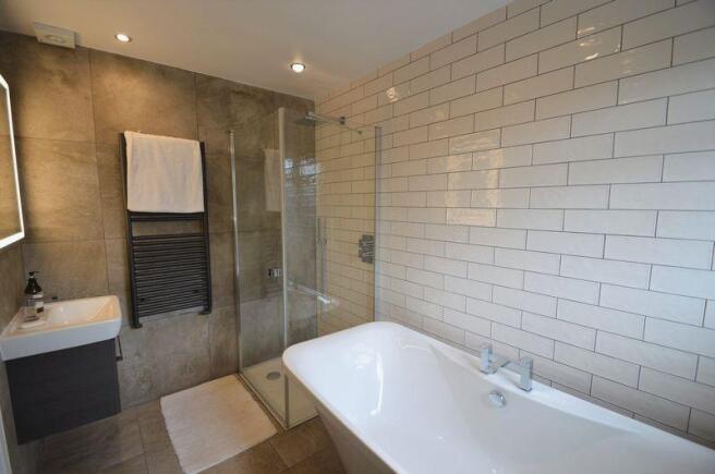 EN SUITE