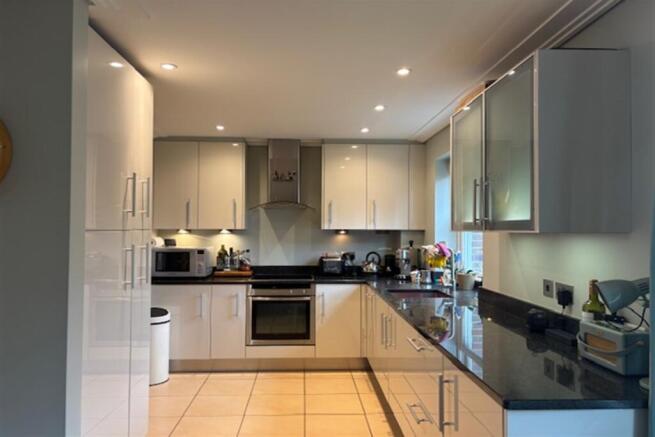 Kitchen (Main)