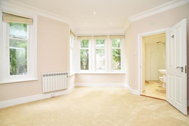 2 bed Flat for sale Image 4