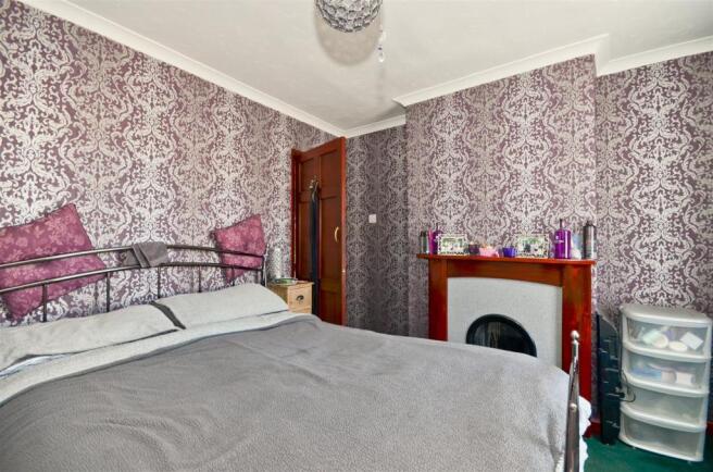 Bedroom 1.JPG