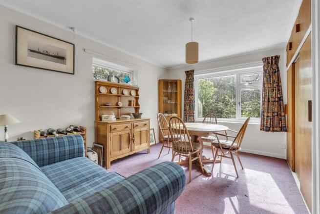 Dining room/bedroom