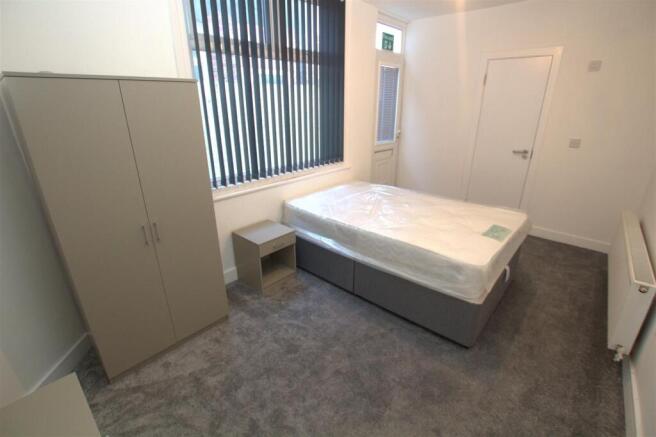 5 bed Terraced to rent Image 7