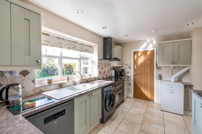Kitchen: