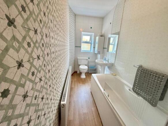 3 bed Terraced for sale Image 12