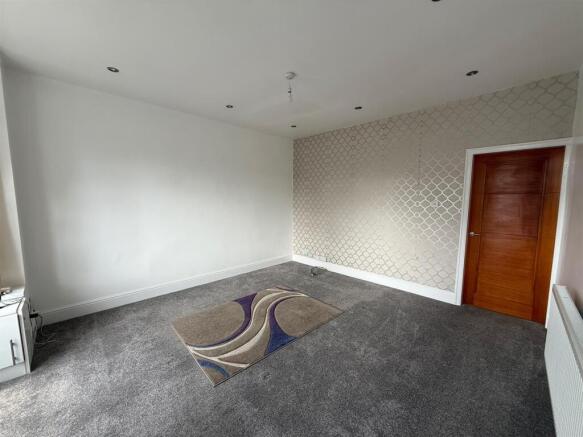 Lounge 1.jpeg