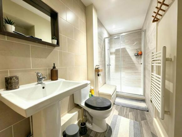 2 bed Flat for sale Image 10