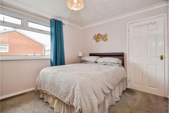 3 bed Semi-Detached for sale Image 12