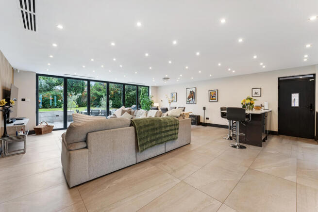 3 OLD HALL CLOSE-32.jpg