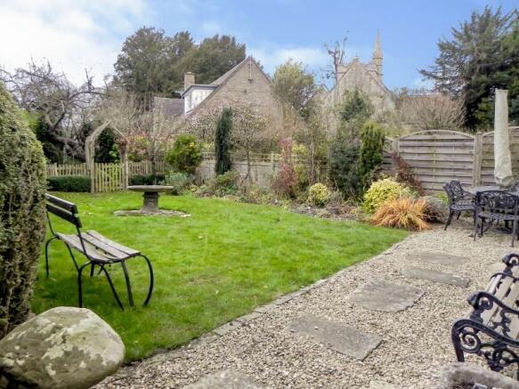 https://s3-eu-west-1.amazonaws.com/propertylab/allanmorris/property-images/standard/4507_The Old Post Office - Rear Patio & Garden BS.jpg