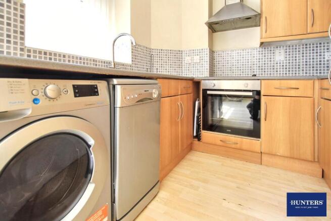 2 bed Flat to rent Image 5