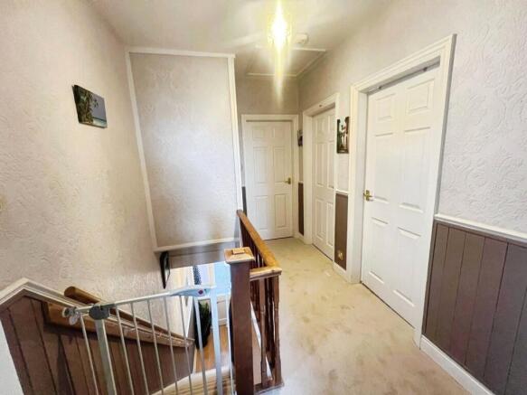 3 bed House to rent Image 11