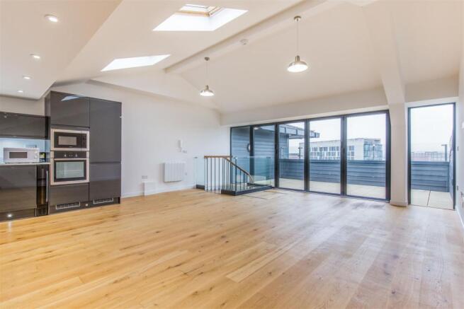 Lounge/Kitchen