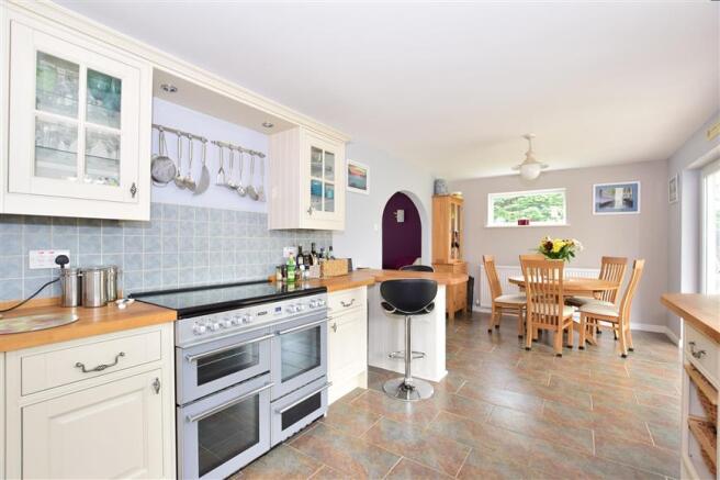 Kitchen/Breakfast Area