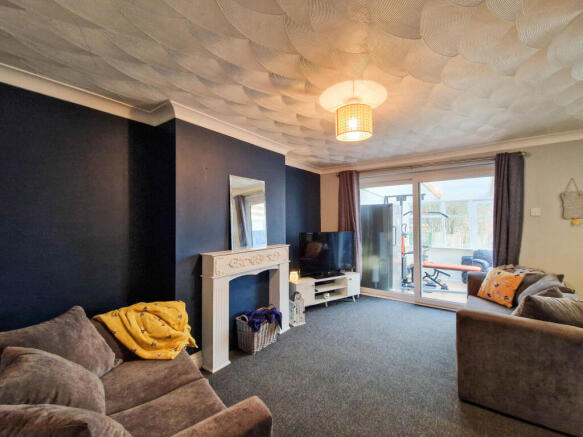 Sunnybank Close, Leigh-On-Sea photo 4