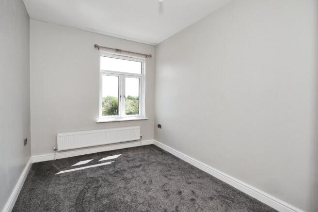 2 bed Terraced to rent Image 5