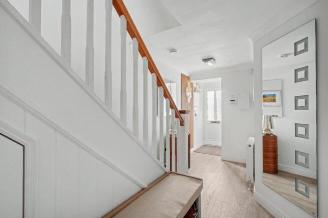 5 bed Detached for sale Image 12