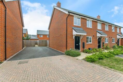 Banbury Drive, Hampton Water, Peterborough