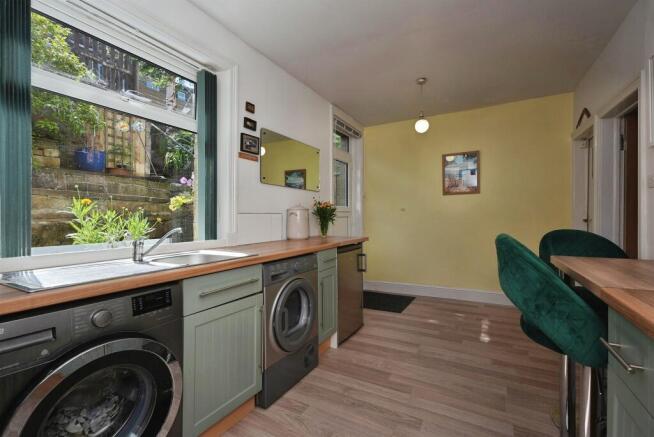 3 bed Semi-Detached for sale Image 5
