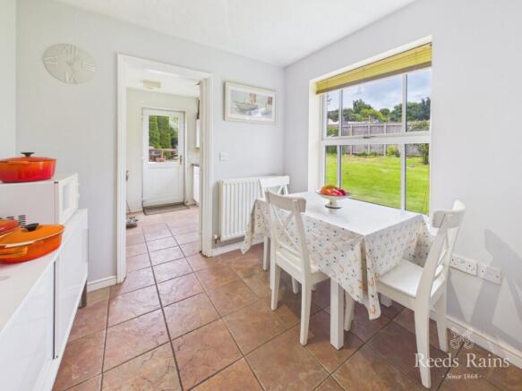 4 bed Detached for sale Image 7