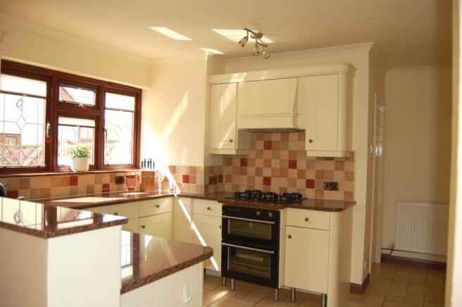 KITCHEN/FAMILY