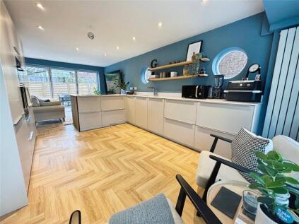 Dover Road, Ringwould, Deal, Kent, CT14