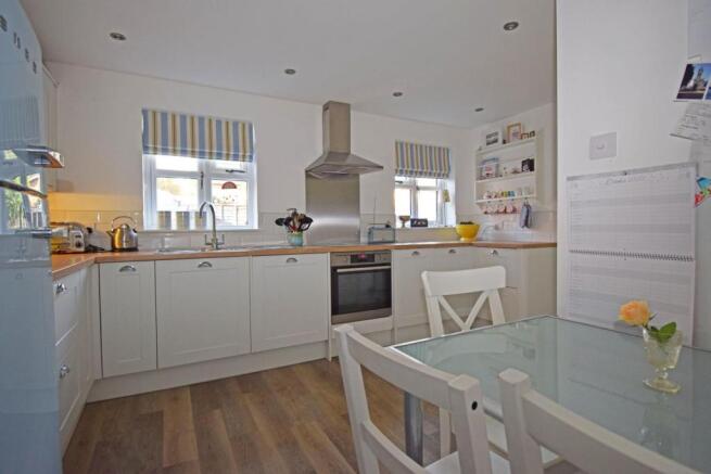 8 Dugard Way, kitchen c.jpg