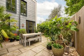 5, Abelard Place, London W5 4BZ