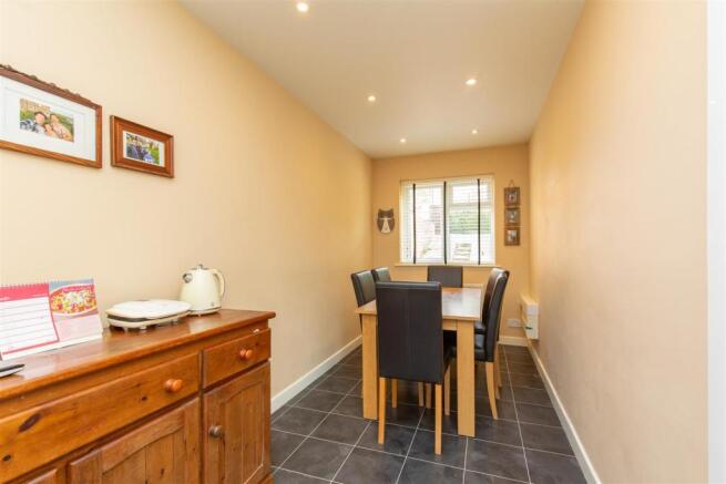 28 Fitzjohns Road-14.jpg