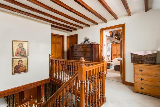 5 bed Detached for sale Image 11