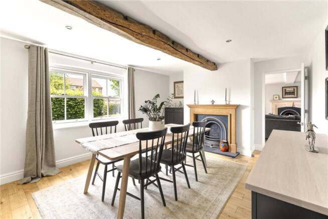 5 bed Detached for sale Image 10