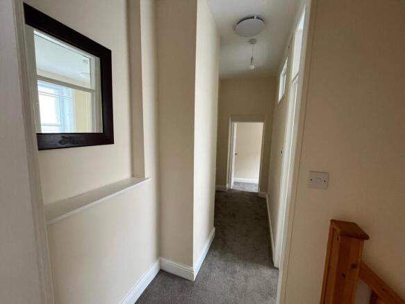 2 bed House to rent Image 10
