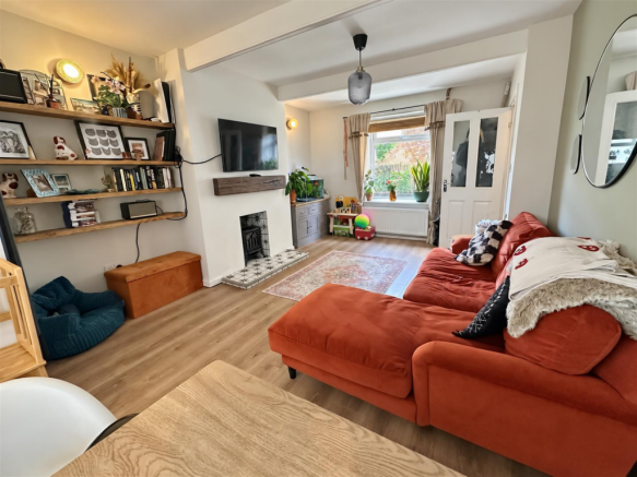 2 bed Terraced for sale Image 6