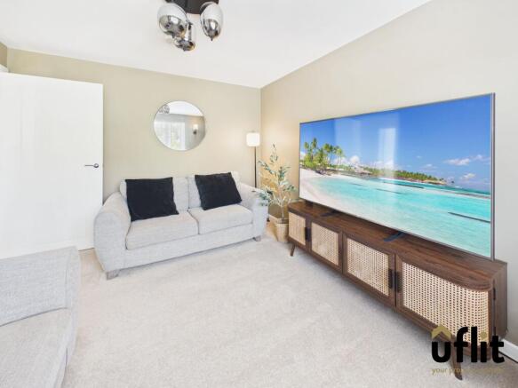 4 bed Detached for sale Image 5