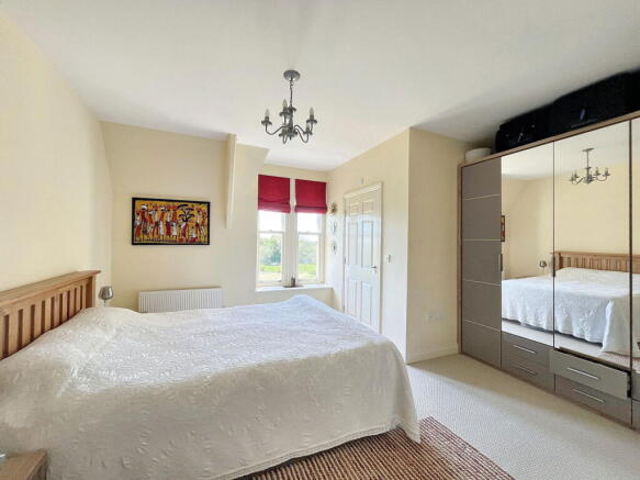 2 bed Apartment for sale Image 5