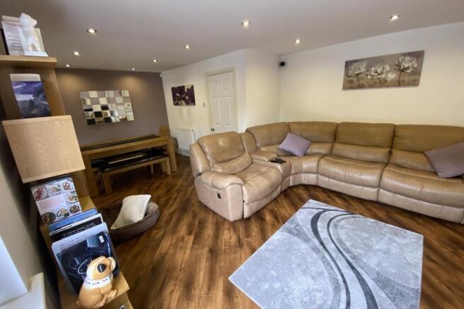 living room/dining r