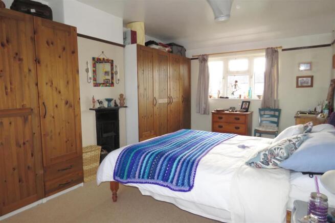 BEDROOM 1.JPG