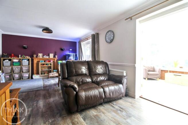 Lounge/Dining Room