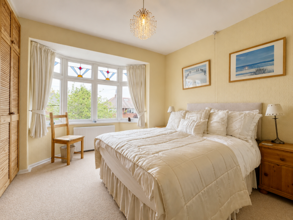 3 bed Semi-Detached for sale Image 8