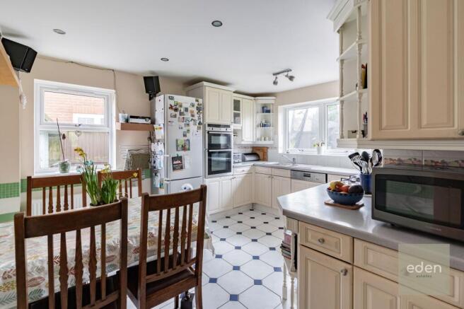 KITCHEN/DINER