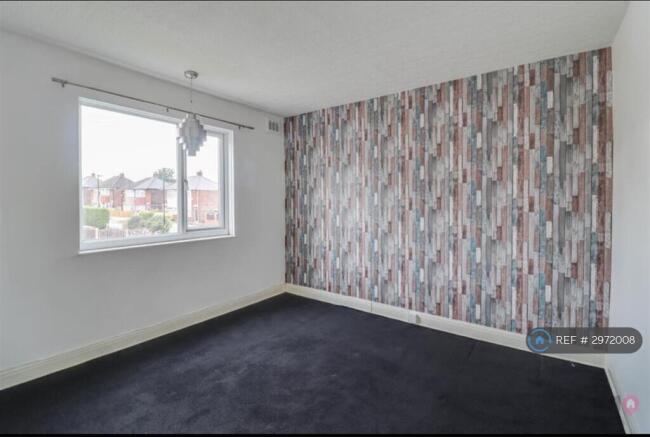2 bed Semi-Detached to rent Image 8