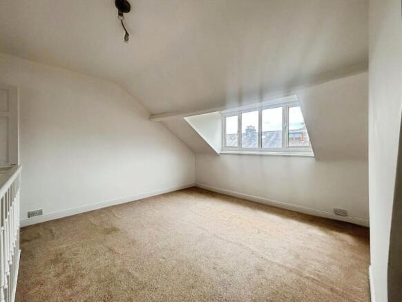 3 bed Terraced for sale Image 11