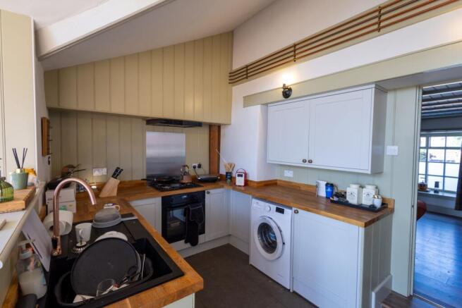2 bed Terraced for sale Image 10