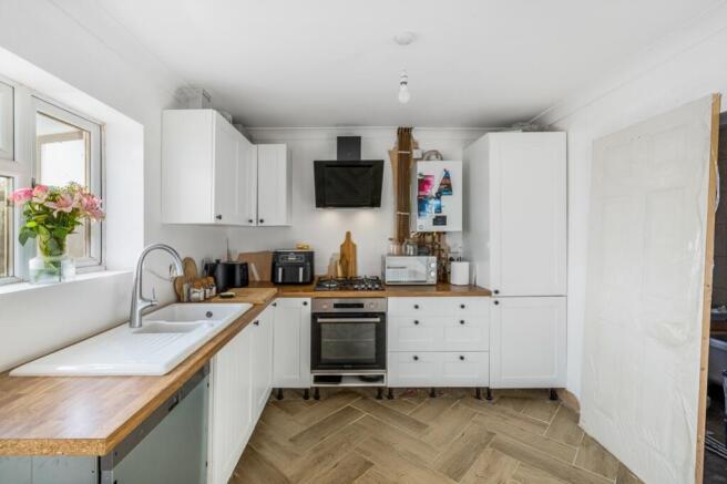 28 Albert Avenue (Gedney)-19