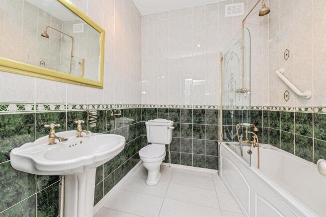 2 bed Detached for sale Image 12