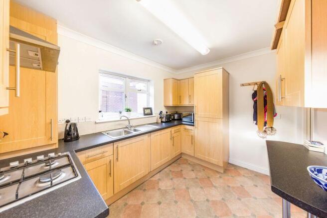 3.kitchen2new.jpg