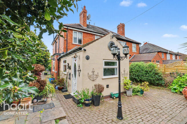 3 bed Semi-Detached for sale Image 4