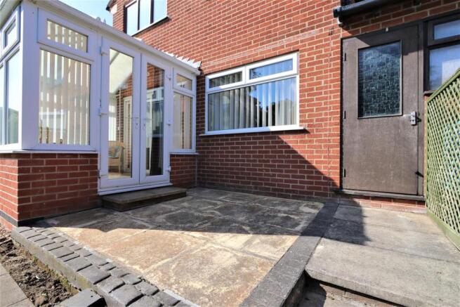 10rear garden IMG_0836.JPG