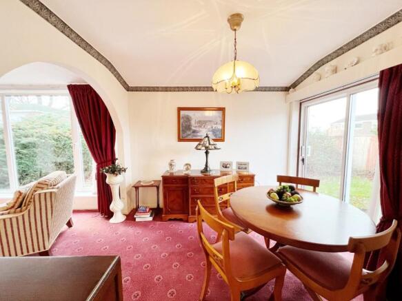 Dining Room pic 2.jpg