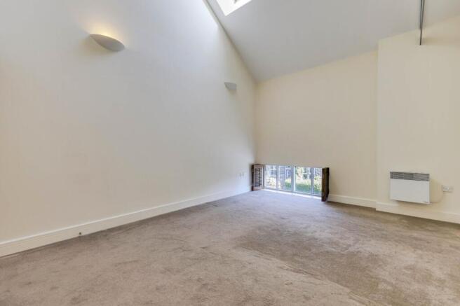 2 bed Flat for sale Image 7