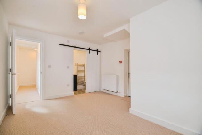 2 bed Ground Flat for sale Image 6